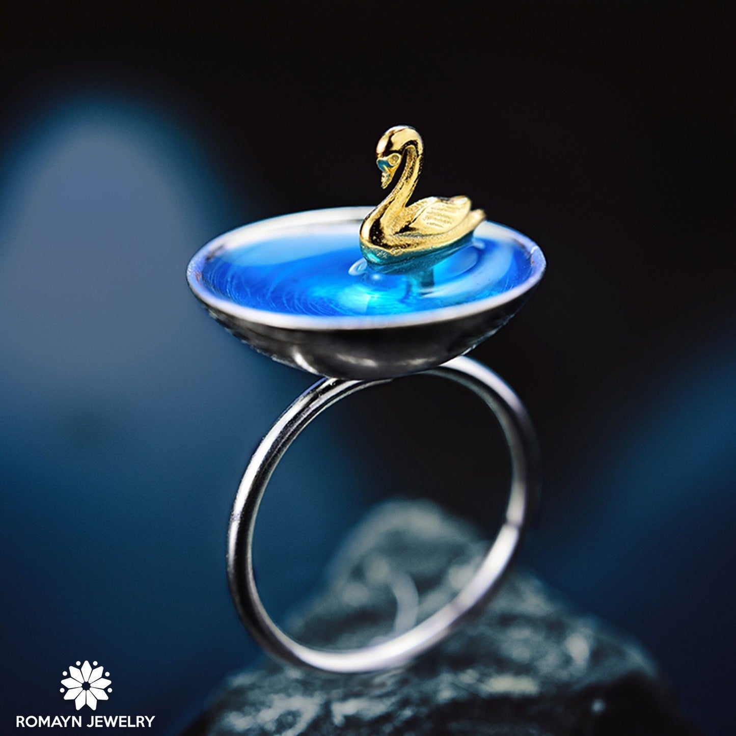 Swan in the Sea Ring