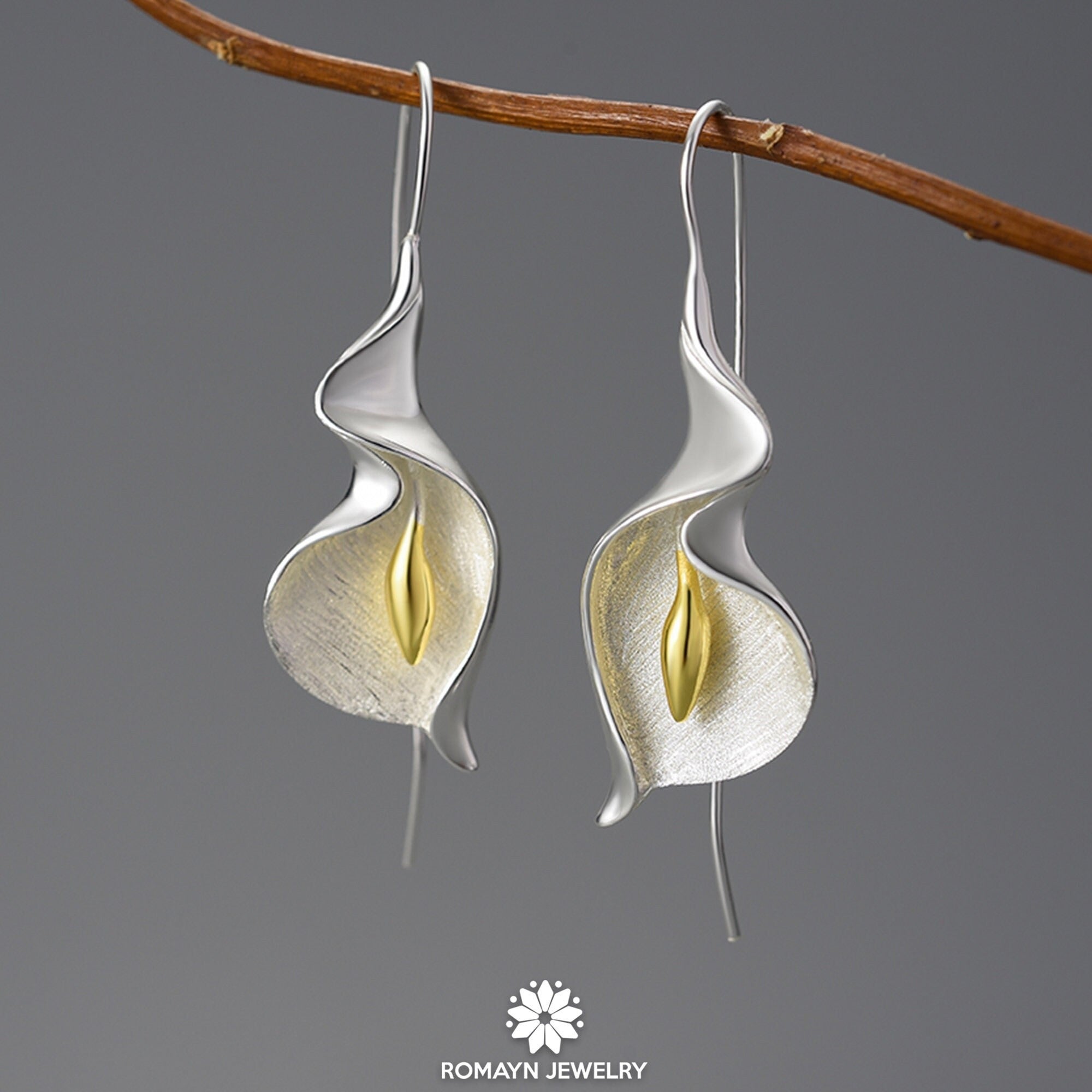 Silver Calla Lily Dangle hot Earrings , Dainty Flower Earrings