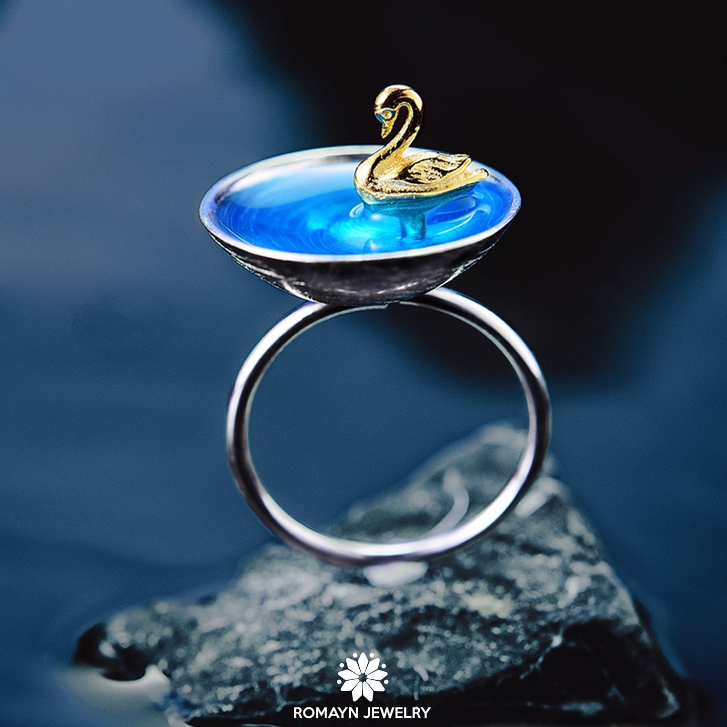 Swan in the Sea Ring