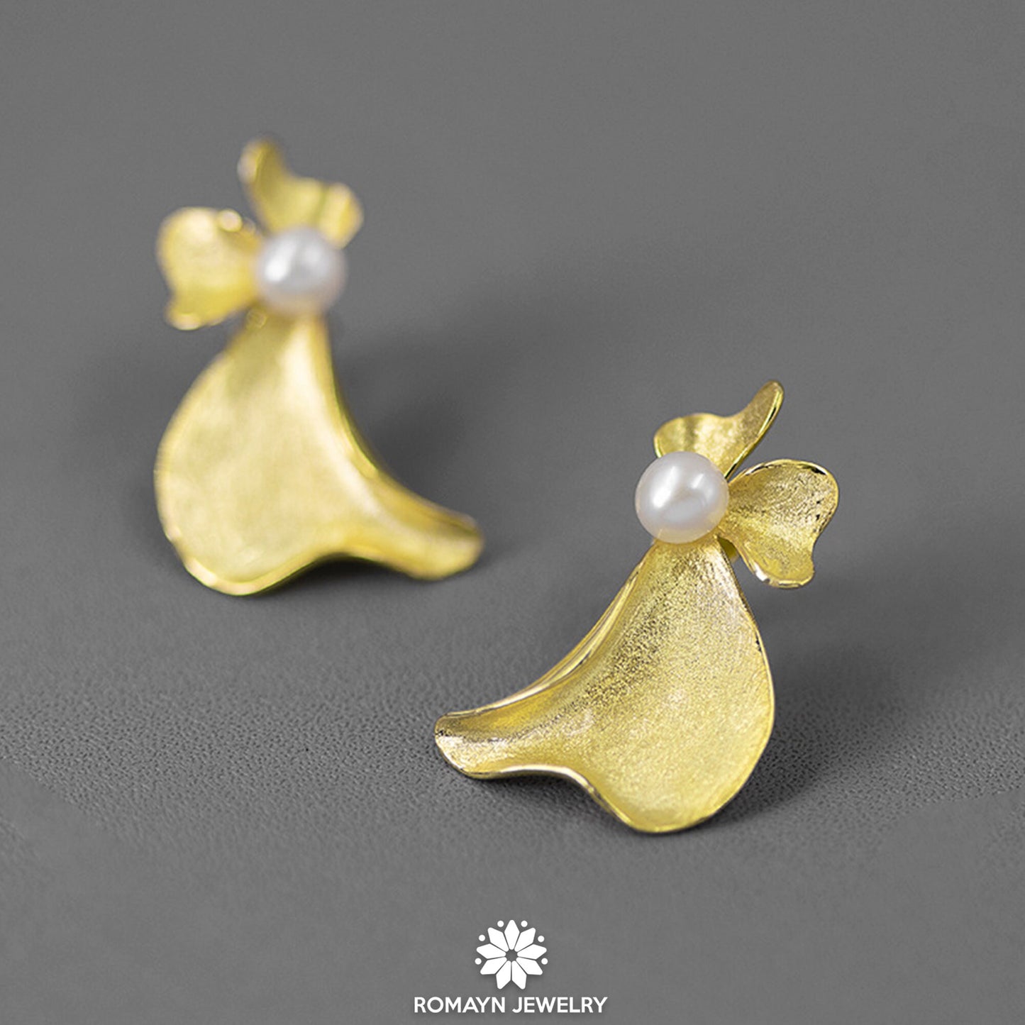 Petal Pearl Earrings