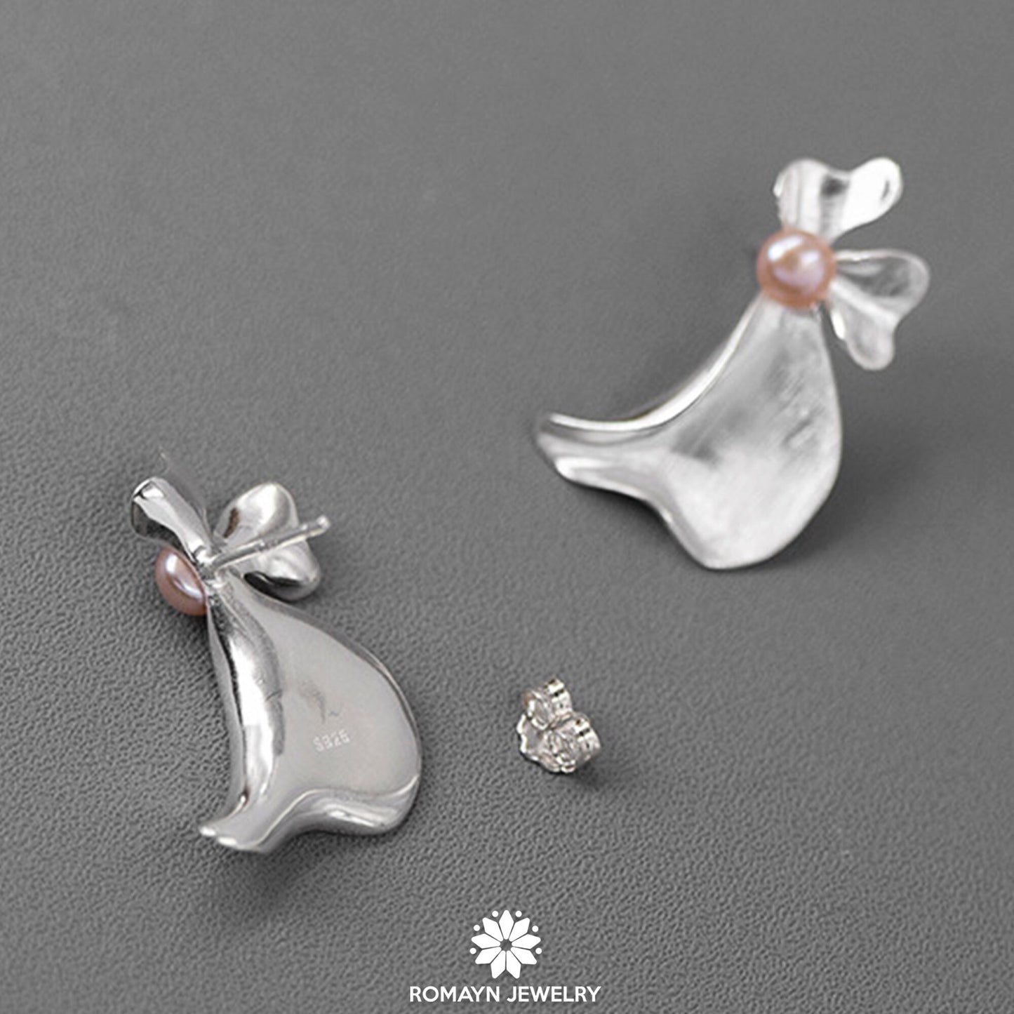 Petal Pearl Earrings