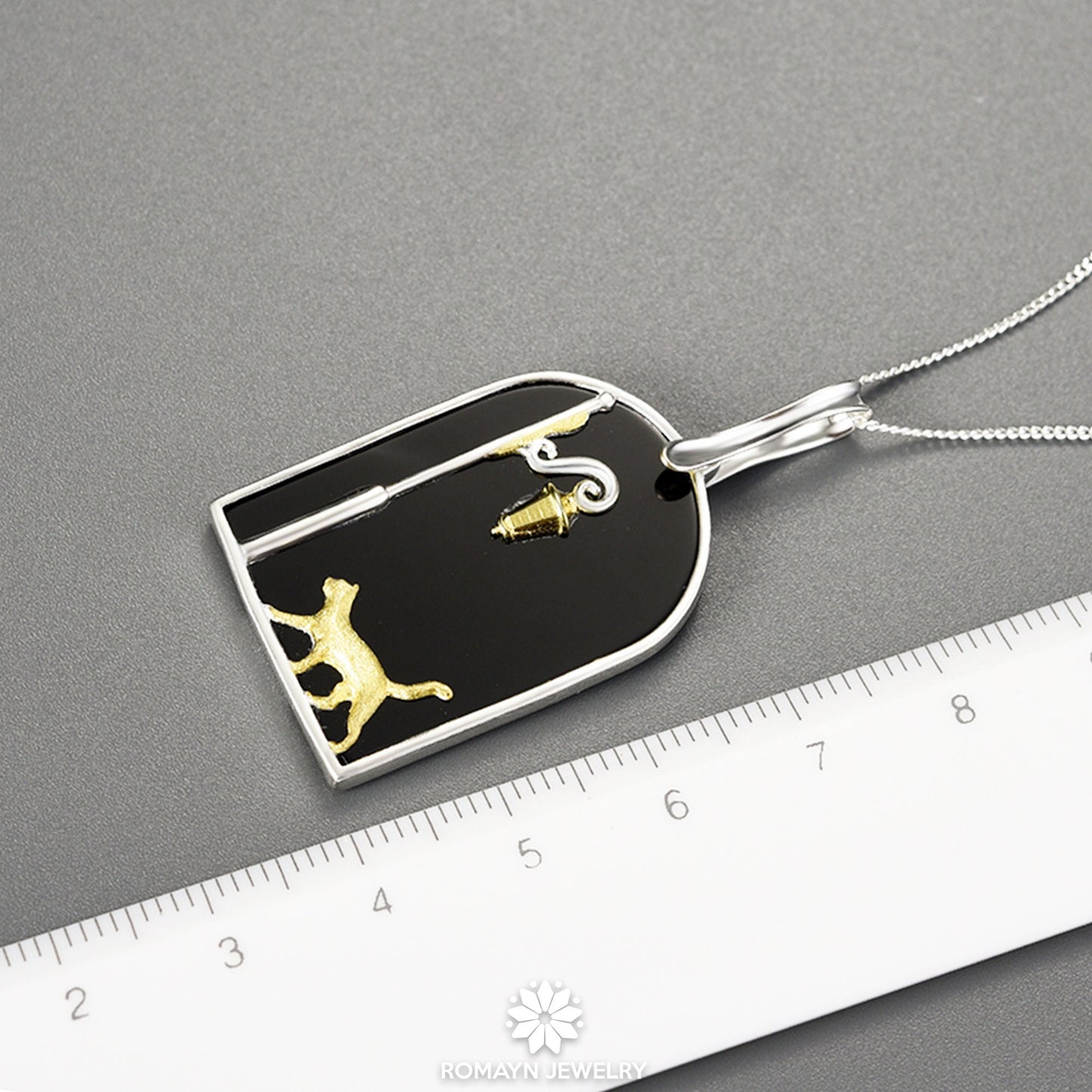 Cat under the lamp Necklace