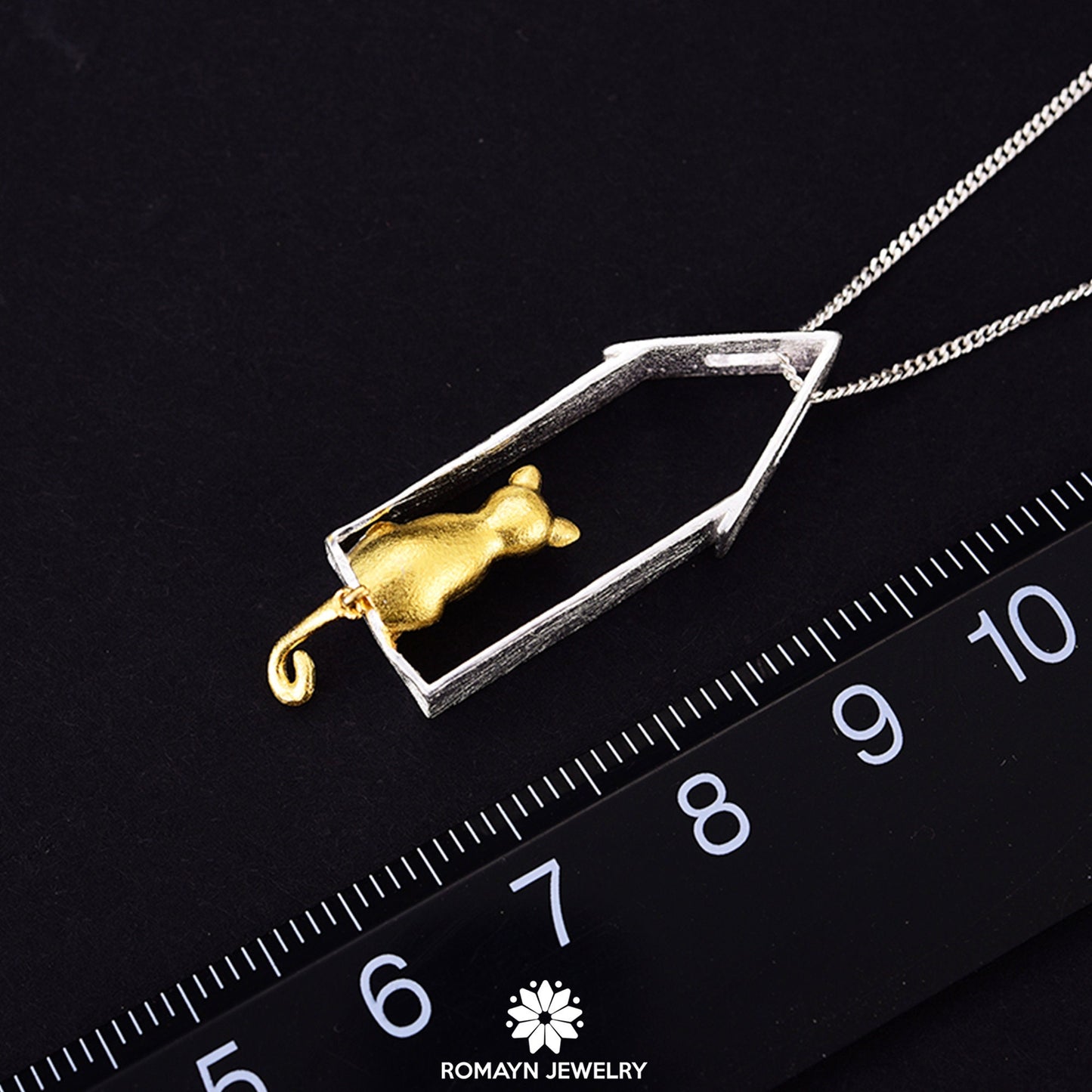 Gazing Cat Necklace