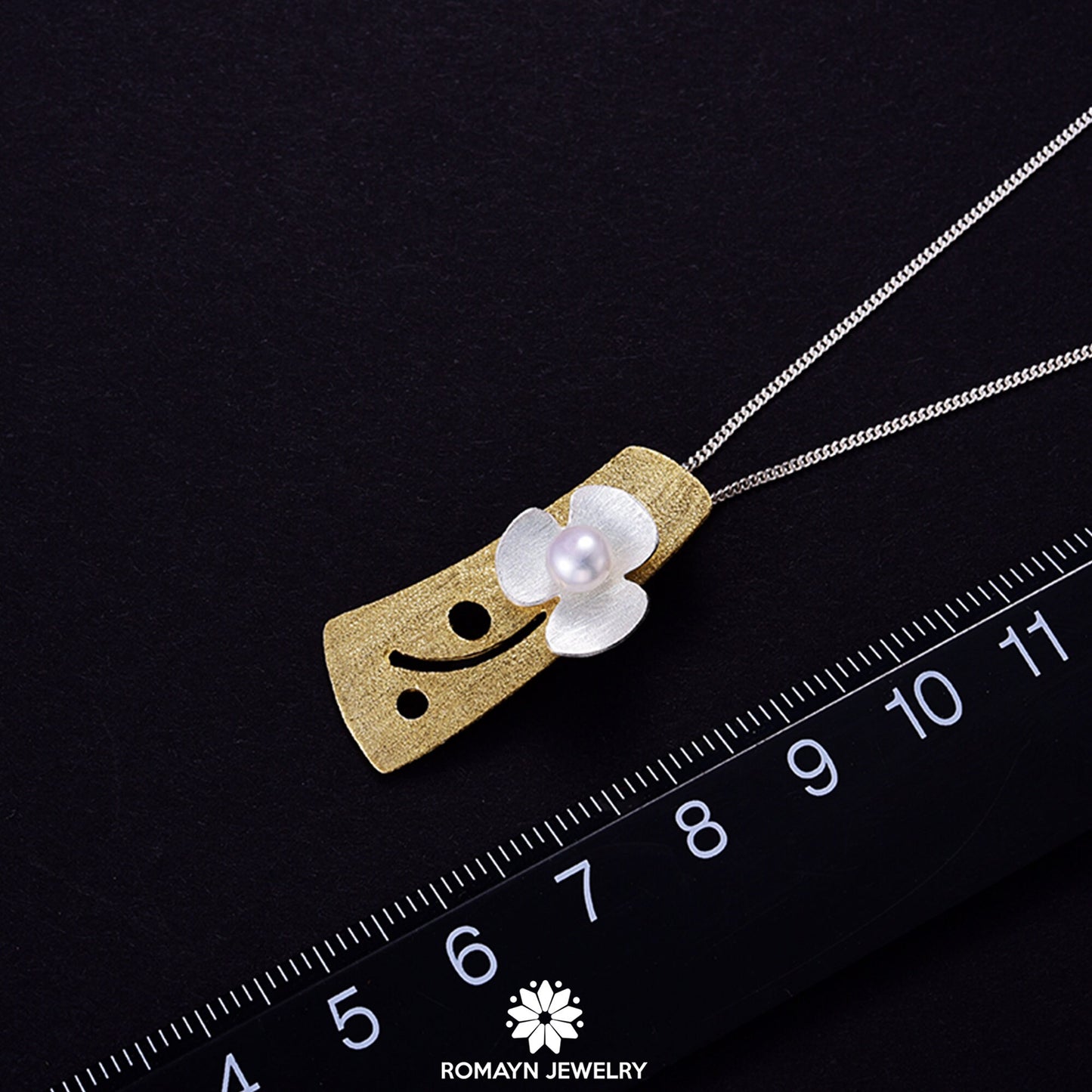 Pearl Clover Necklace