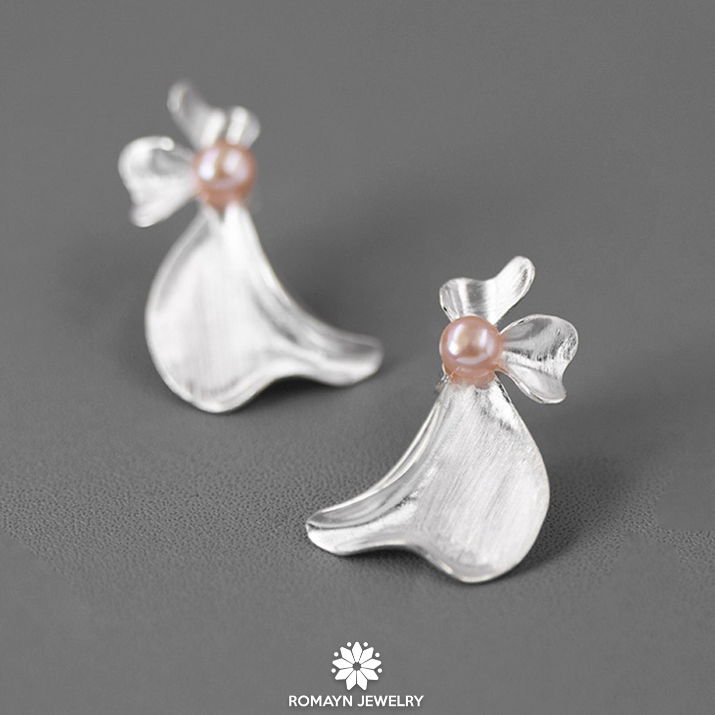 Petal Pearl Earrings