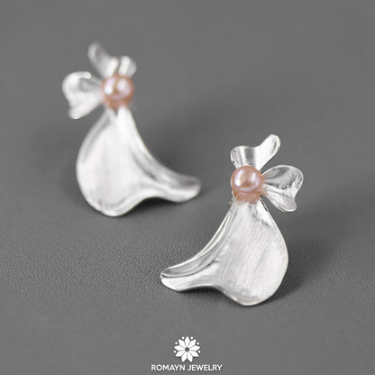 Petal Pearl Earrings