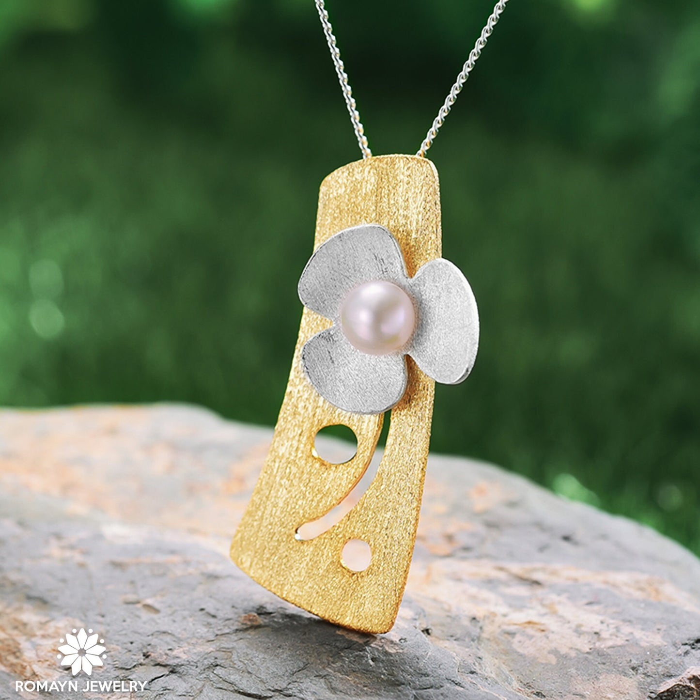 Pearl Clover Necklace